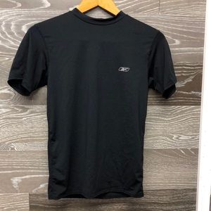 Reebok short sleeve stretchy shirt